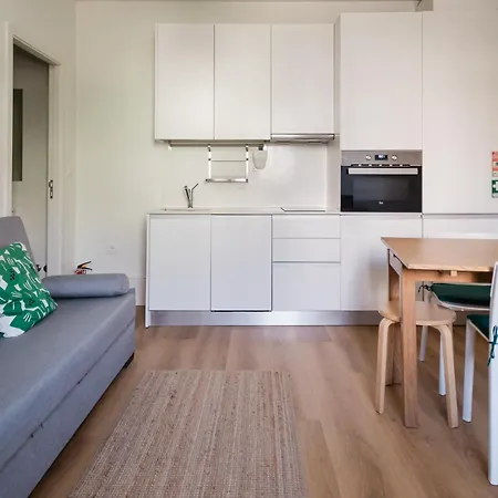 Downtown Refuge Camoes *