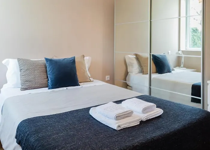 Downtown Refuge Camoes