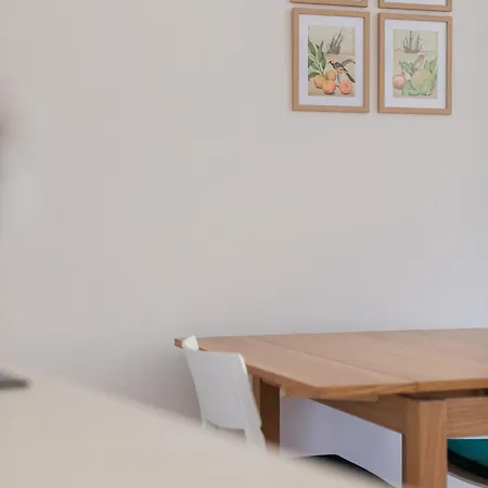 Downtown Refuge Camoes Porto