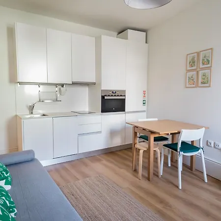 Downtown Refuge Camoes *