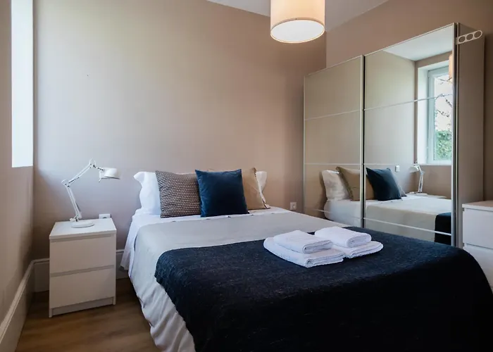 Downtown Refuge Camoes Apartman *